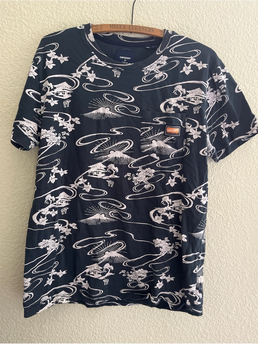 Superdry Japanese Style Print Tee Men’s Size Large